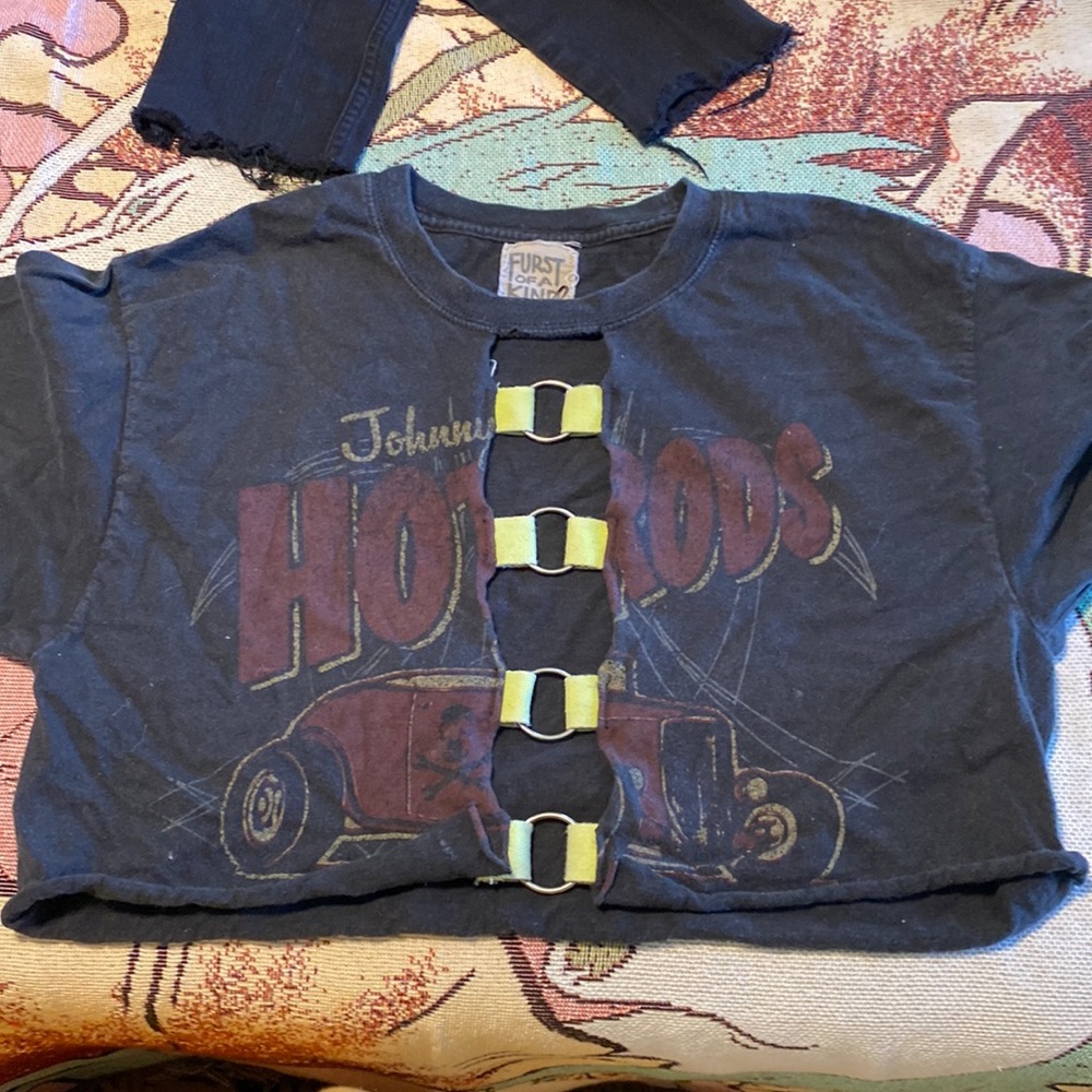 cropped t shirt
